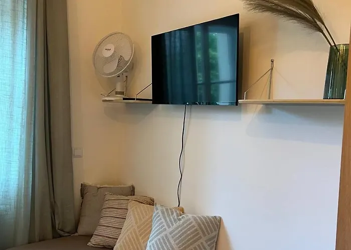 Apartman Urban Nest On Tyrsova 7 - Near Ip Pavlova Metro