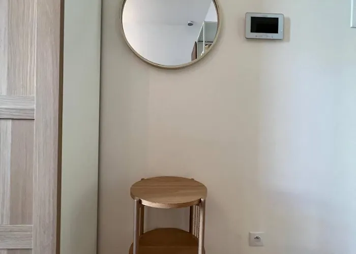 Urban Nest On Tyrsova 7 - Near Ip Pavlova Metro Apartman
