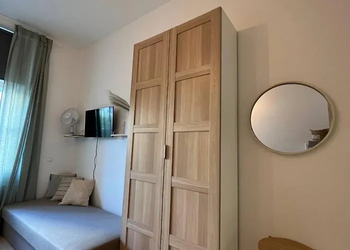 Apartman Urban Nest On Tyrsova 7 - Near Ip Pavlova Metro