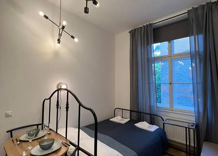 Apartment Urban Nest On Tyrsova 7 - Near Ip Pavlova Metro *
