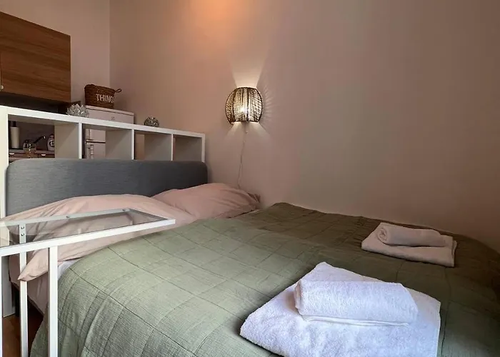 Urban Nest On Tyrsova 7 - Near Ip Pavlova Metro Apartment Prague