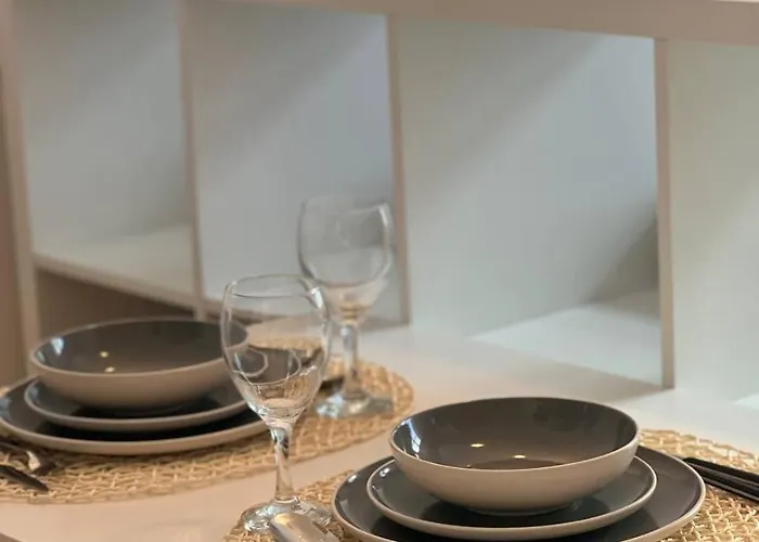 Urban Nest On Tyrsova 7 - Near Ip Pavlova Metro Apartment