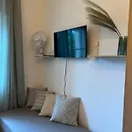 Urban Nest On Tyrsova 7 - Near Ip Pavlova Metro *