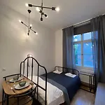 דירה Urban Nest On Tyrsova 7 - Near Ip Pavlova Metro *