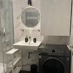 Urban Nest On Tyrsova 7 - Near Ip Pavlova Metro דירה *