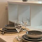 Urban Nest On Tyrsova 7 - Near Ip Pavlova Metro דירה *