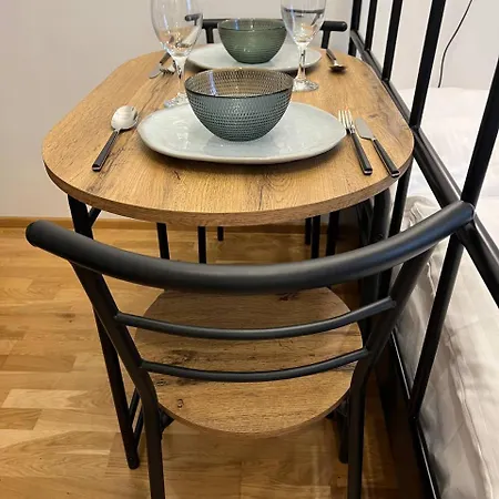 Appartement Urban Nest On Tyrsova 7 - Near Ip Pavlova Metro