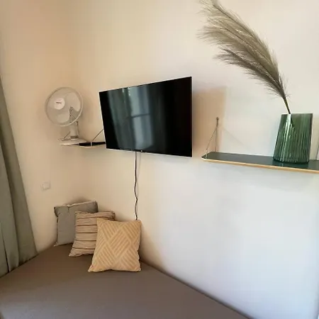 Appartement Urban Nest On Tyrsova 7 - Near Ip Pavlova Metro *