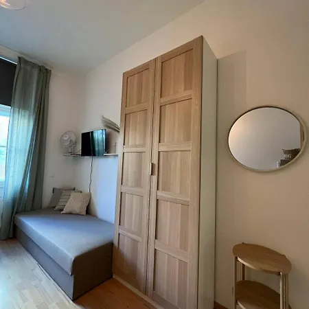 Urban Nest On Tyrsova 7 - Near Ip Pavlova Metro