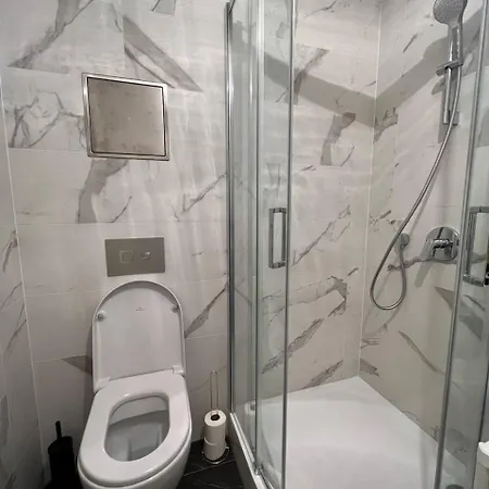 Urban Nest On Tyrsova 7 - Near Ip Pavlova Metro